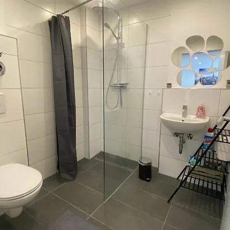Kleines Juwel Mit Super Komfort - Fussbodenheizung, Regendusche, Waschmaschine Karlsruhe Exterior foto